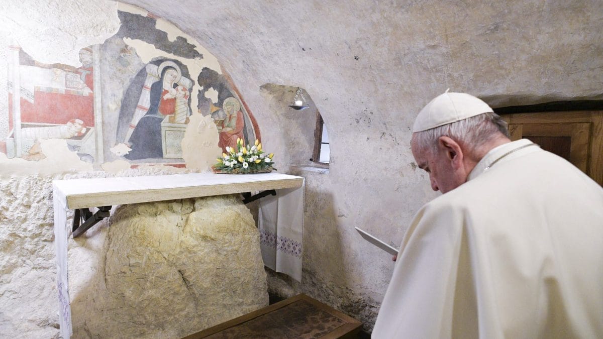 Pope Francis Rediscovering the nativity scene and preparing it in