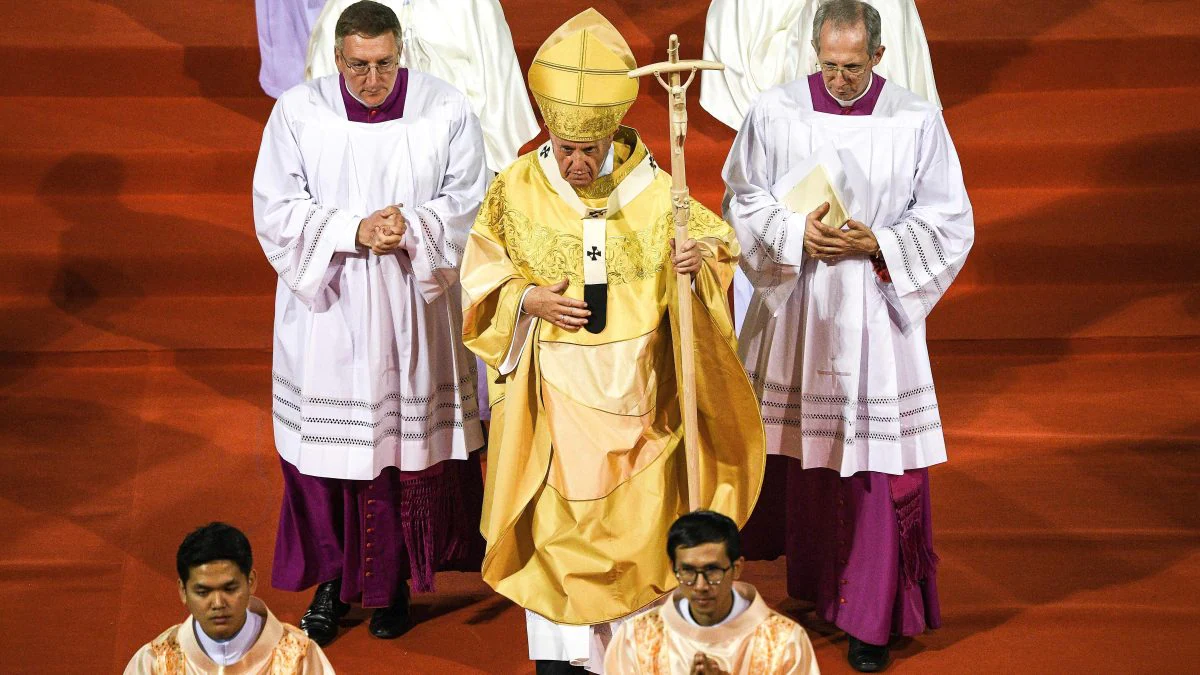 Pope in Thailand speaks of child prostitution Children disfigured in